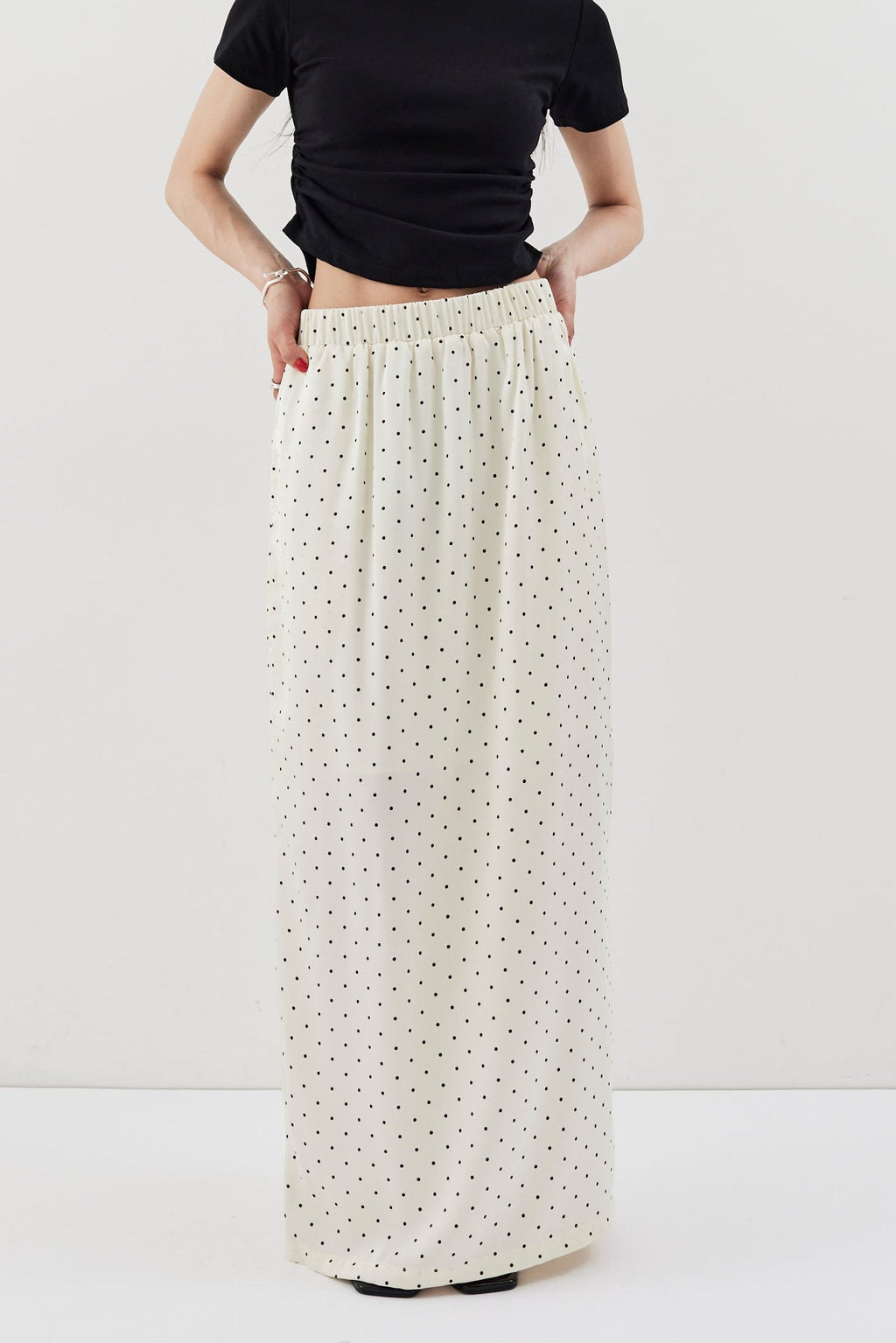 Dot satin long skirt