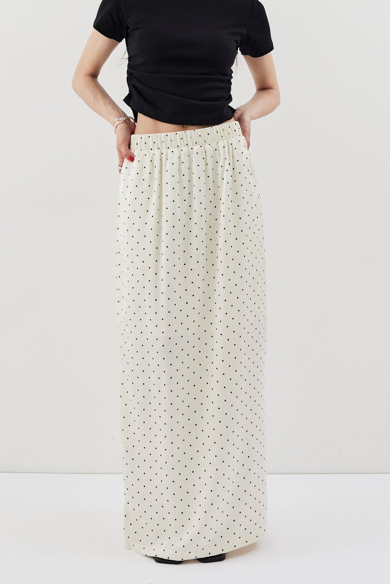 Dot satin long skirt