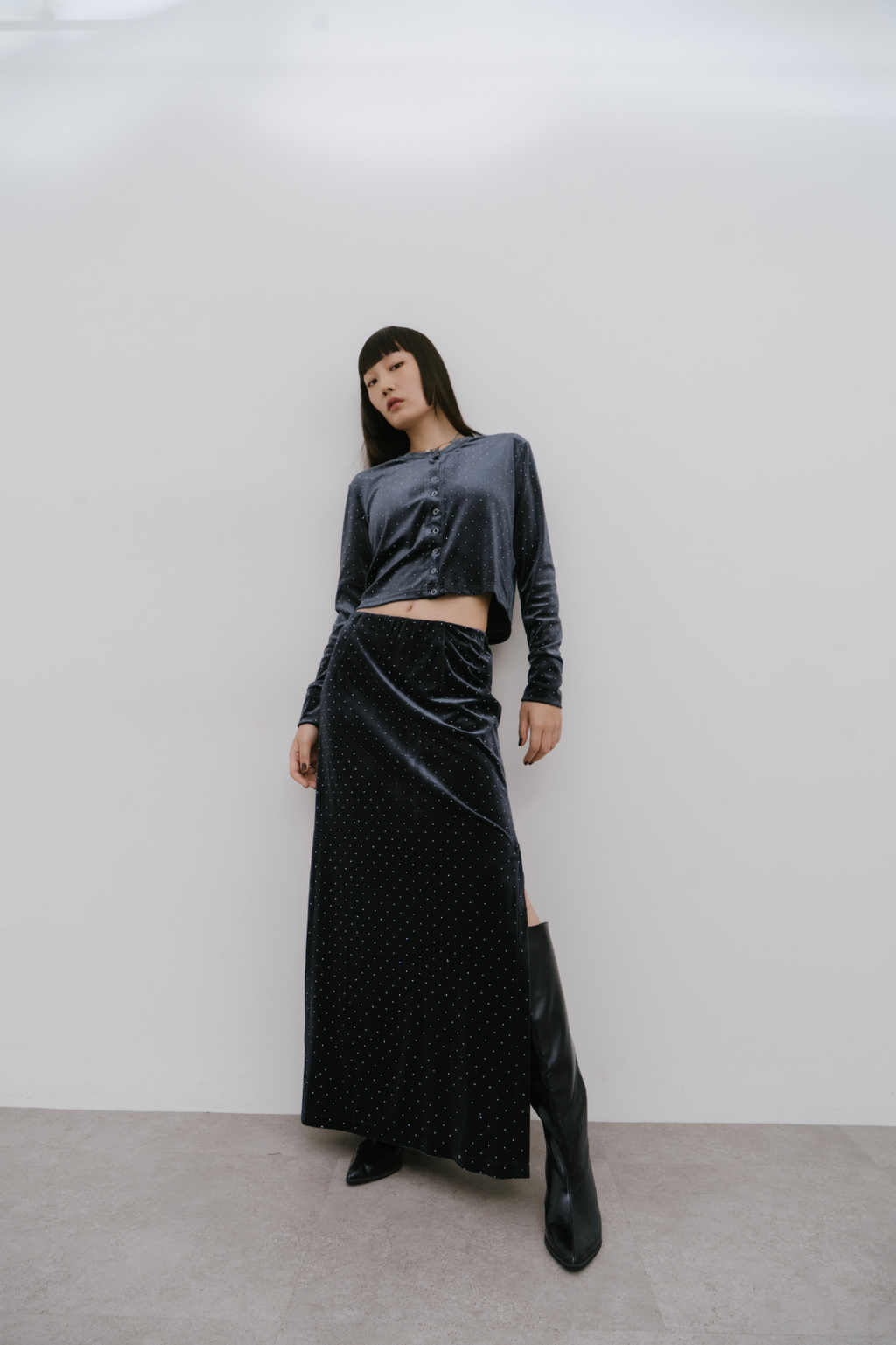 Shiny dot velour skirt