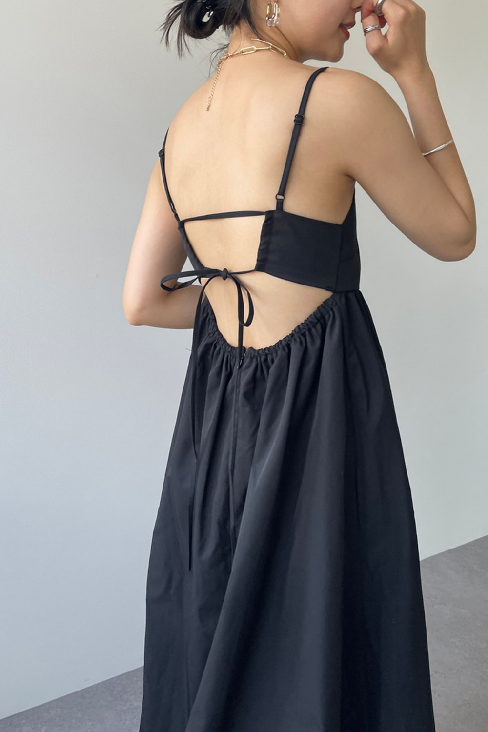 Back ribbon cami dress