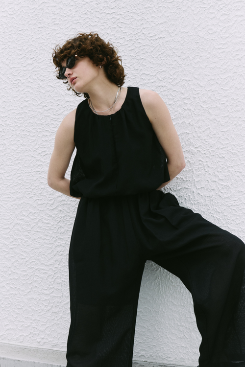 Balloon-hem sleeveless blouse