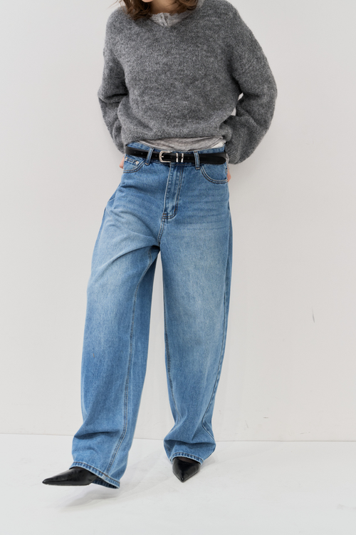 Low rise tapered denim pants