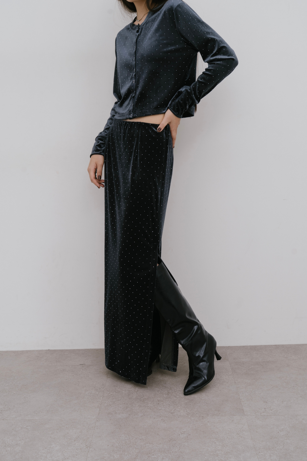 Shiny dot velour skirt