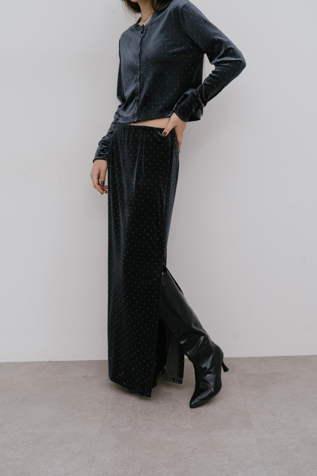 Shiny dot velour skirt