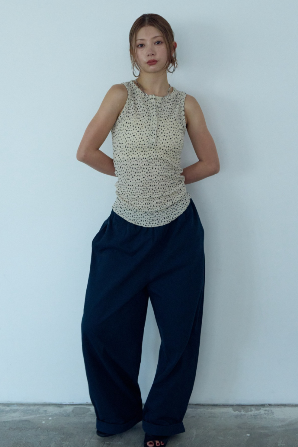 Flower henry neck tank top