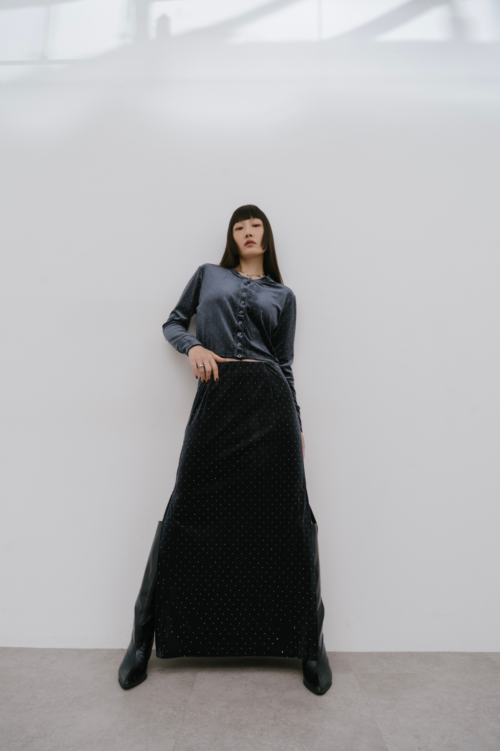Shiny dot velour skirt