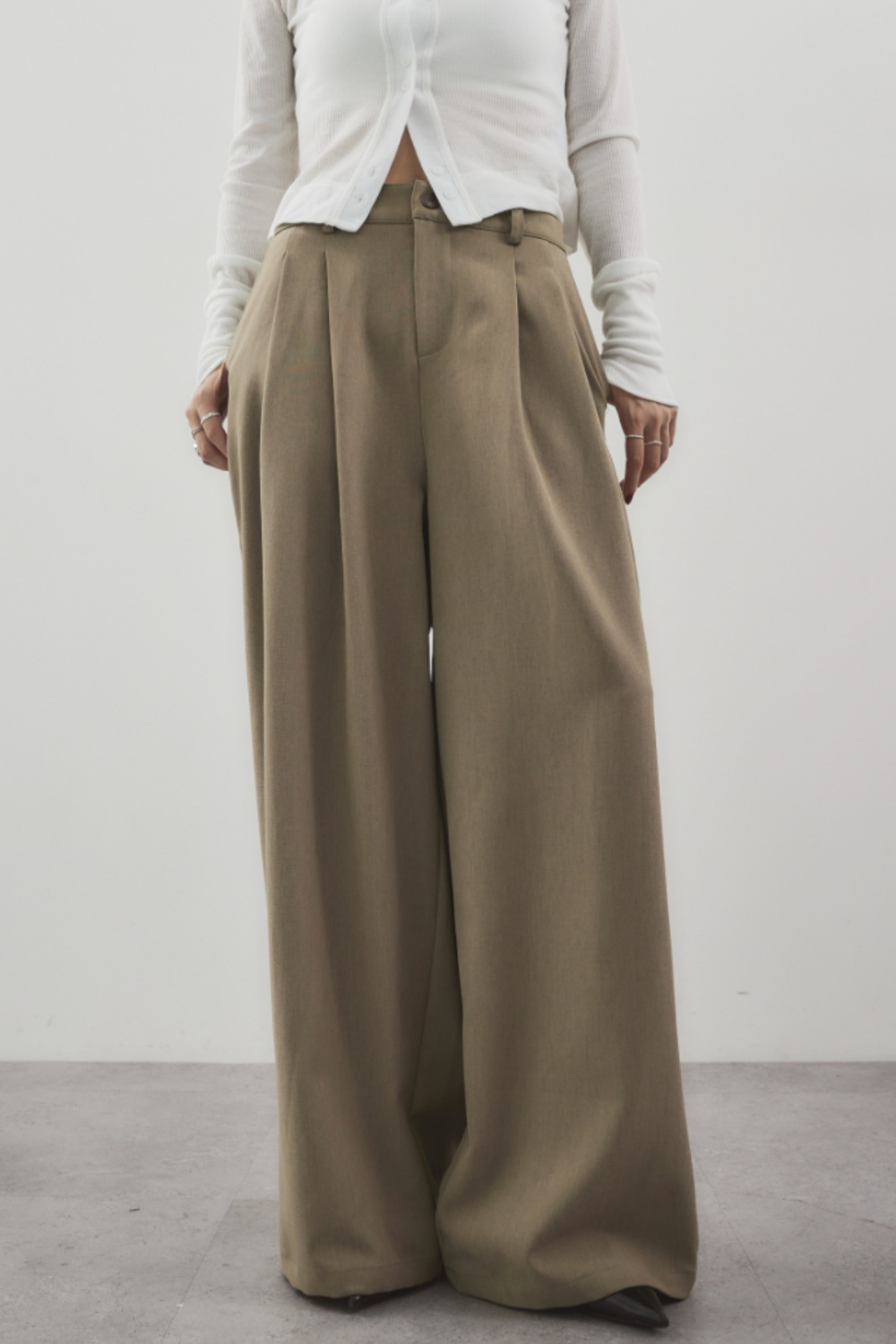 2-tuck wide pants