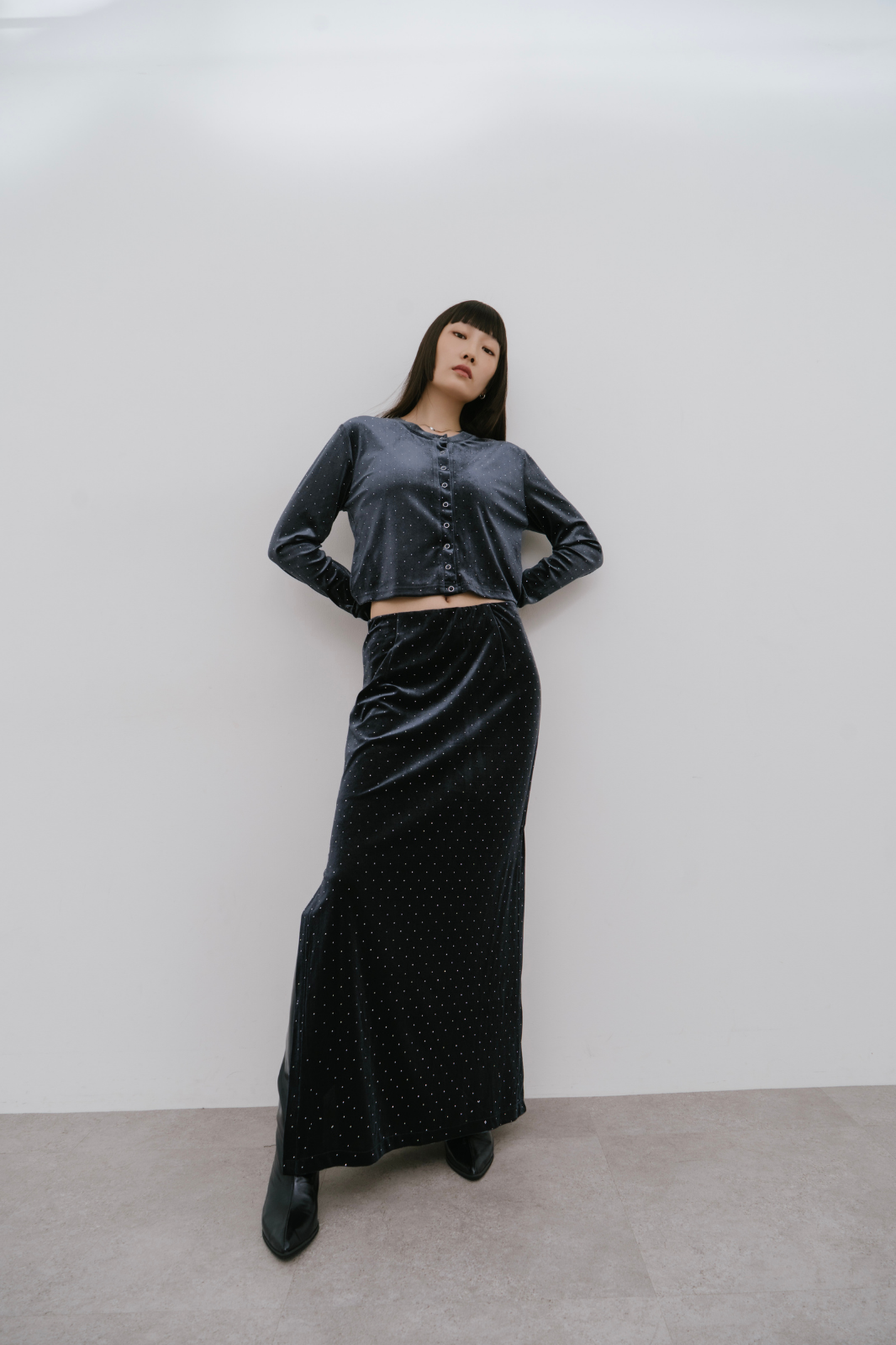 Shiny dot velour skirt