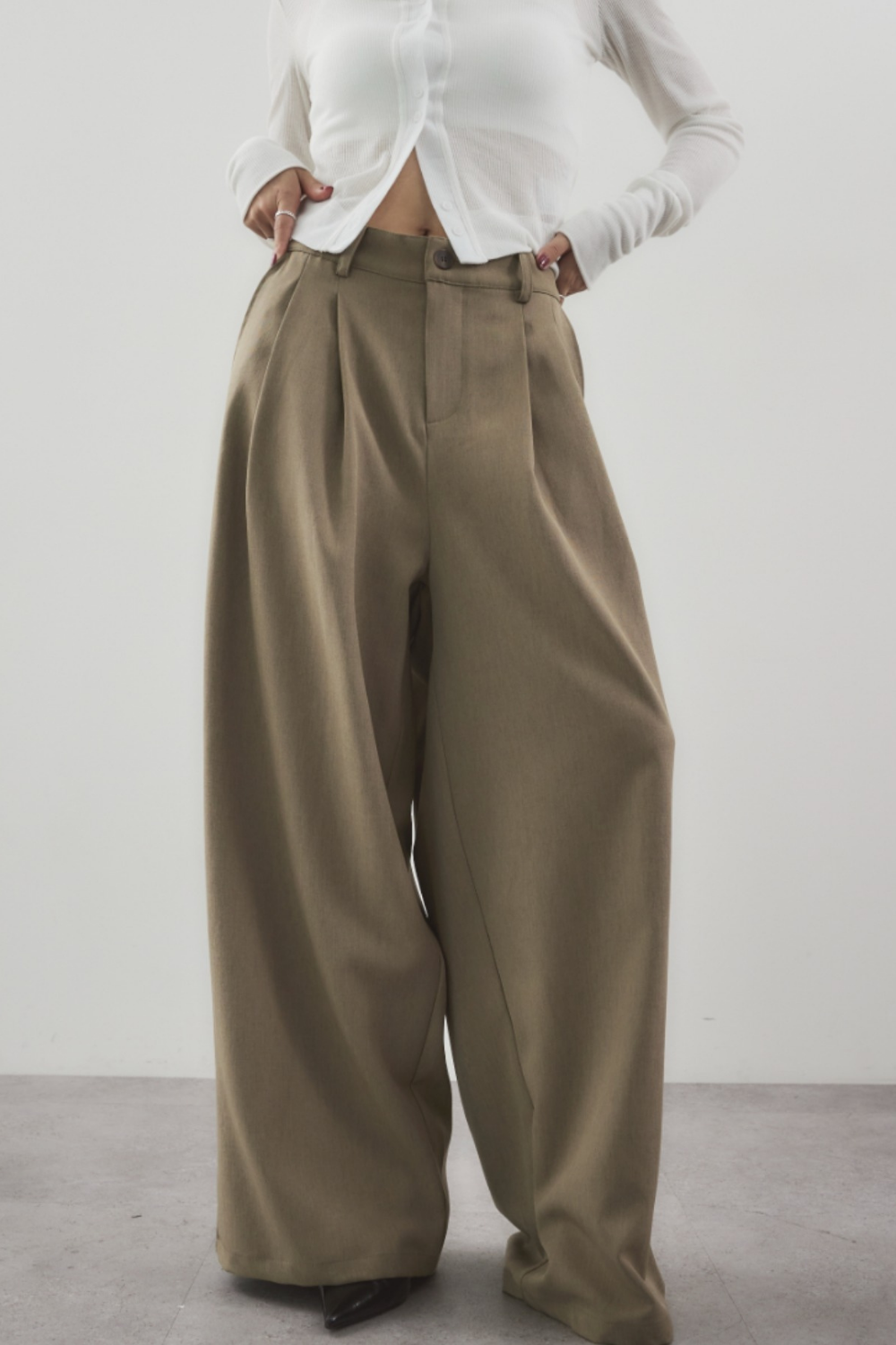 2-tuck wide pants