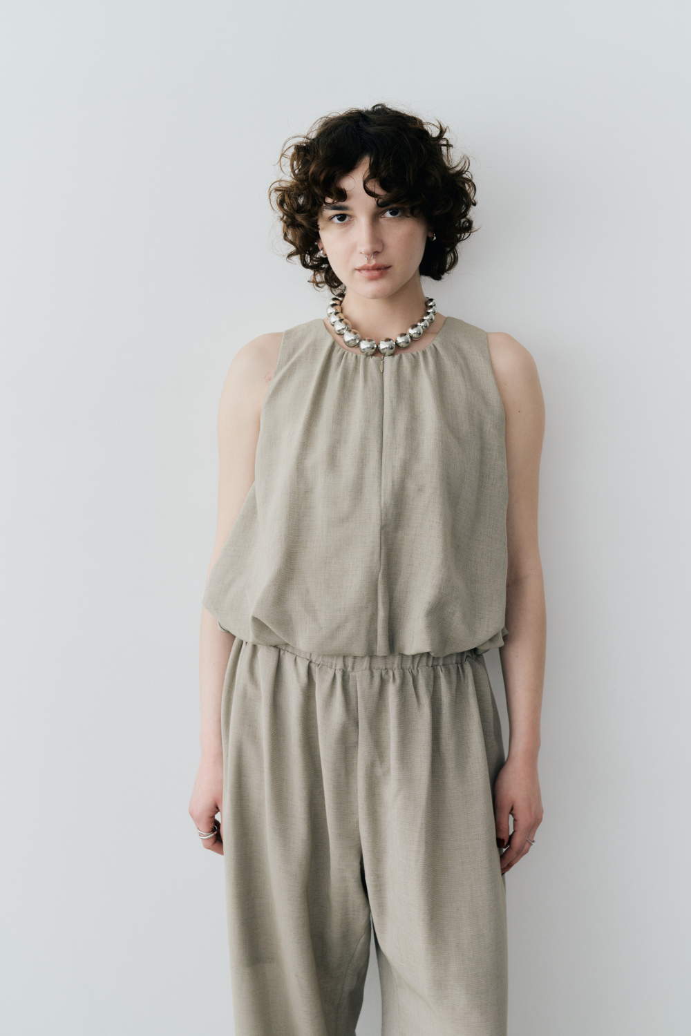 Balloon-hem sleeveless blouse