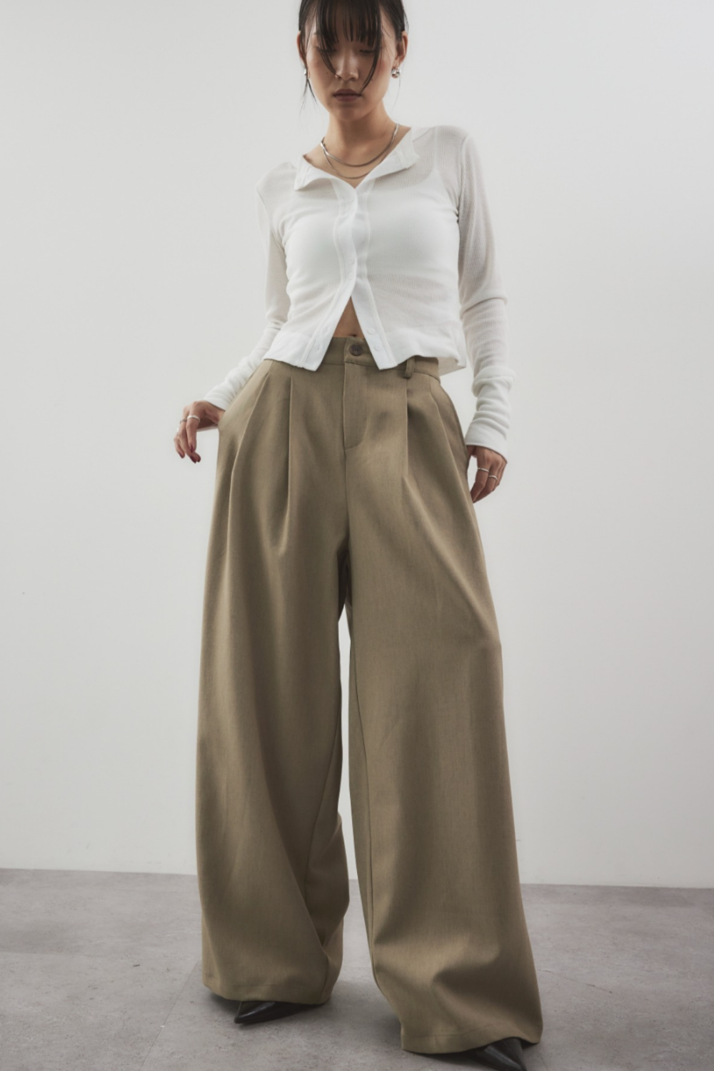 2-tuck wide pants
