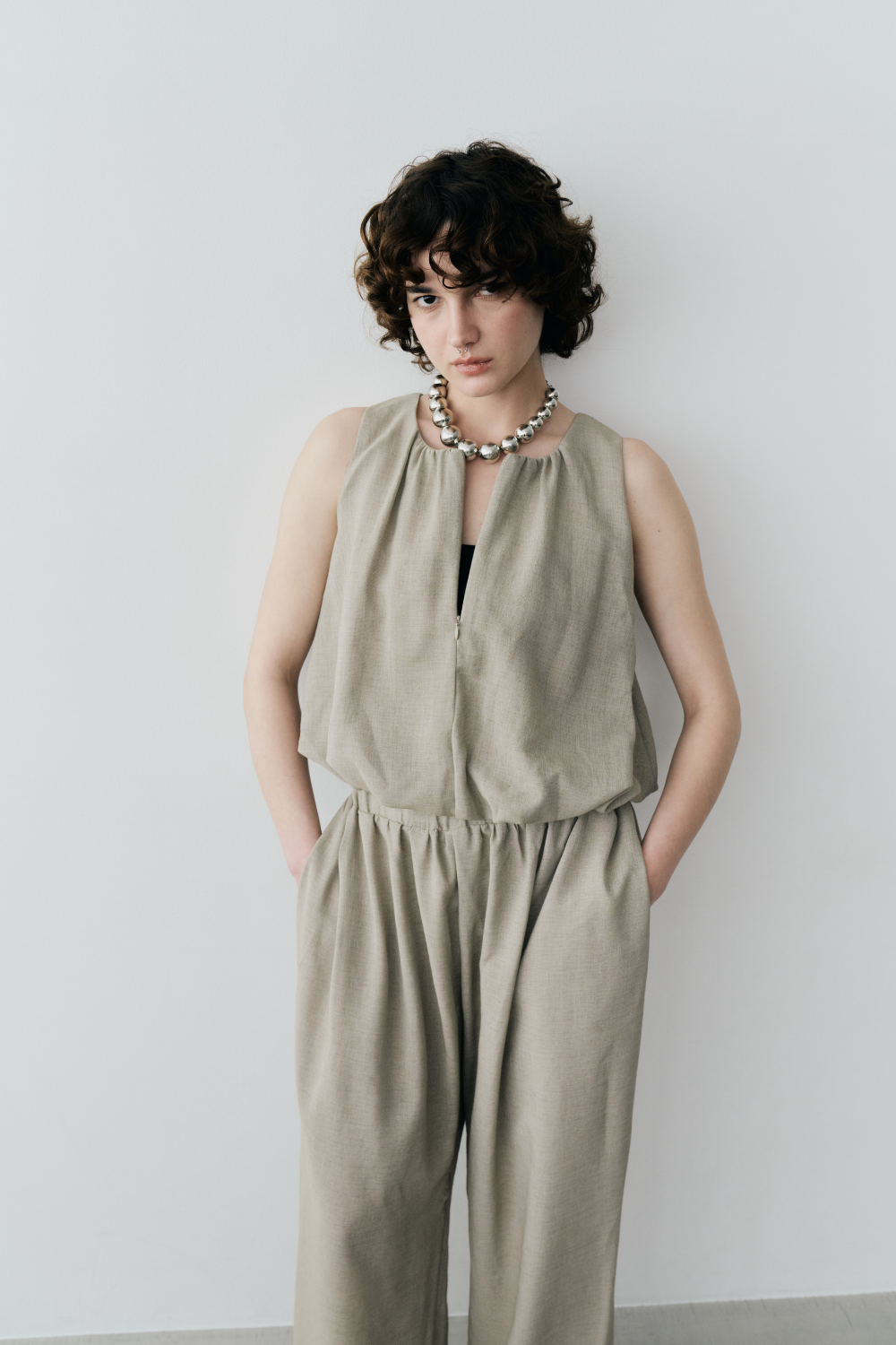 Balloon-hem sleeveless blouse