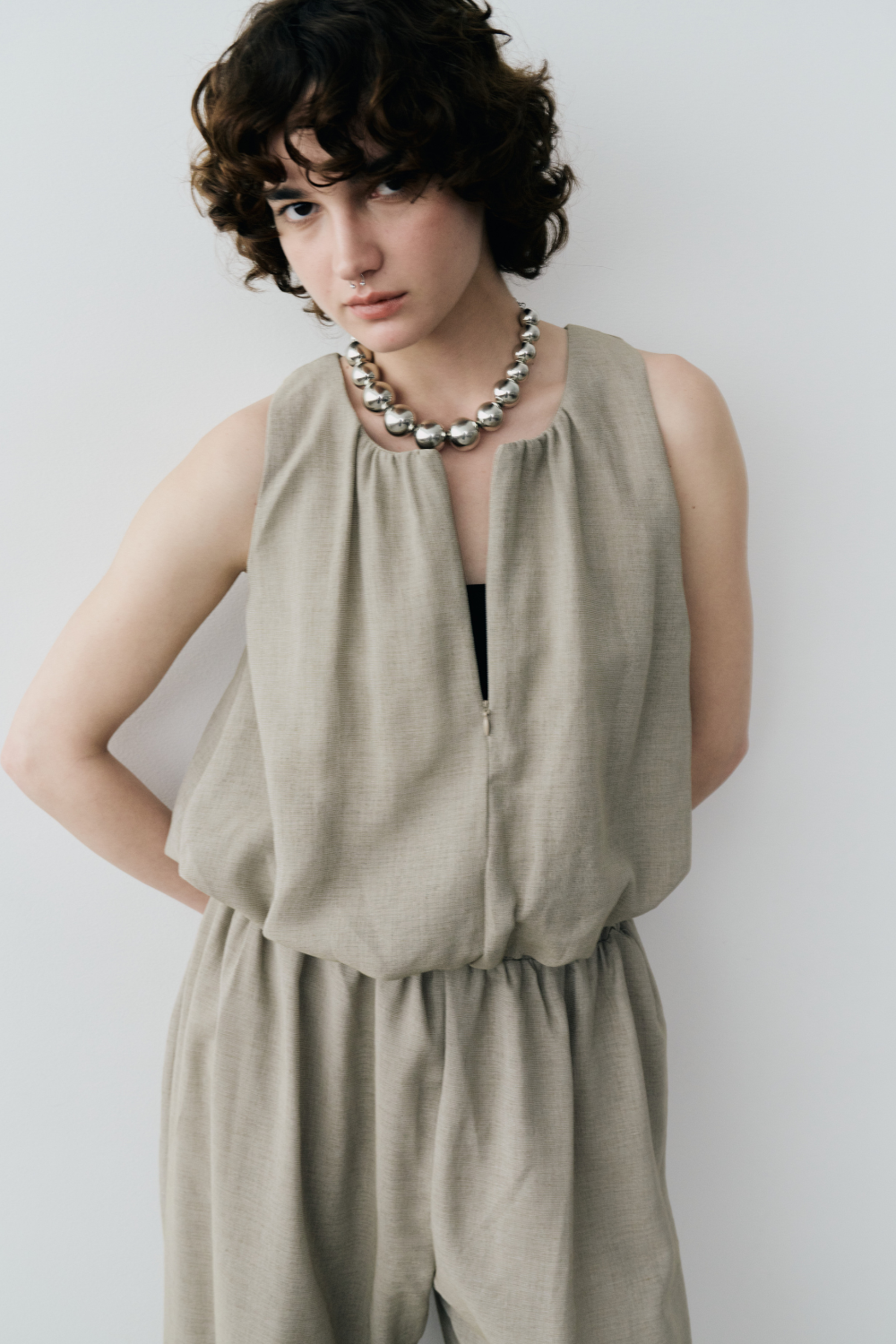 Balloon-hem sleeveless blouse