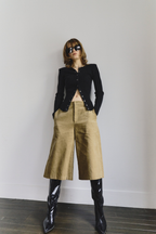 Low rise corduroy bermuda pants