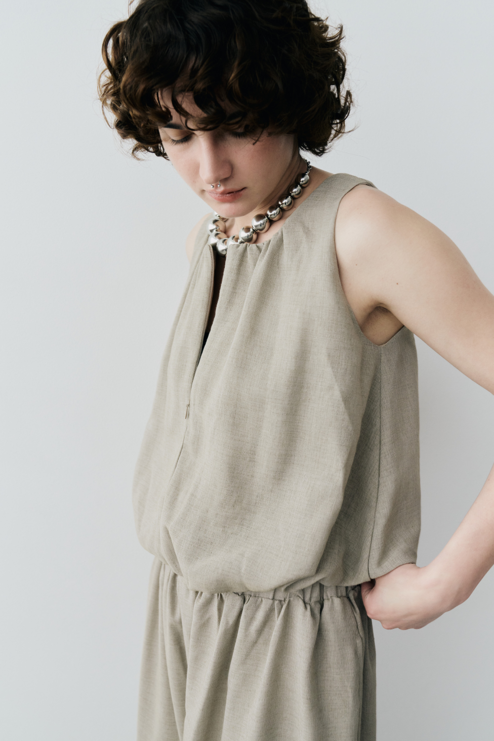 Balloon-hem sleeveless blouse