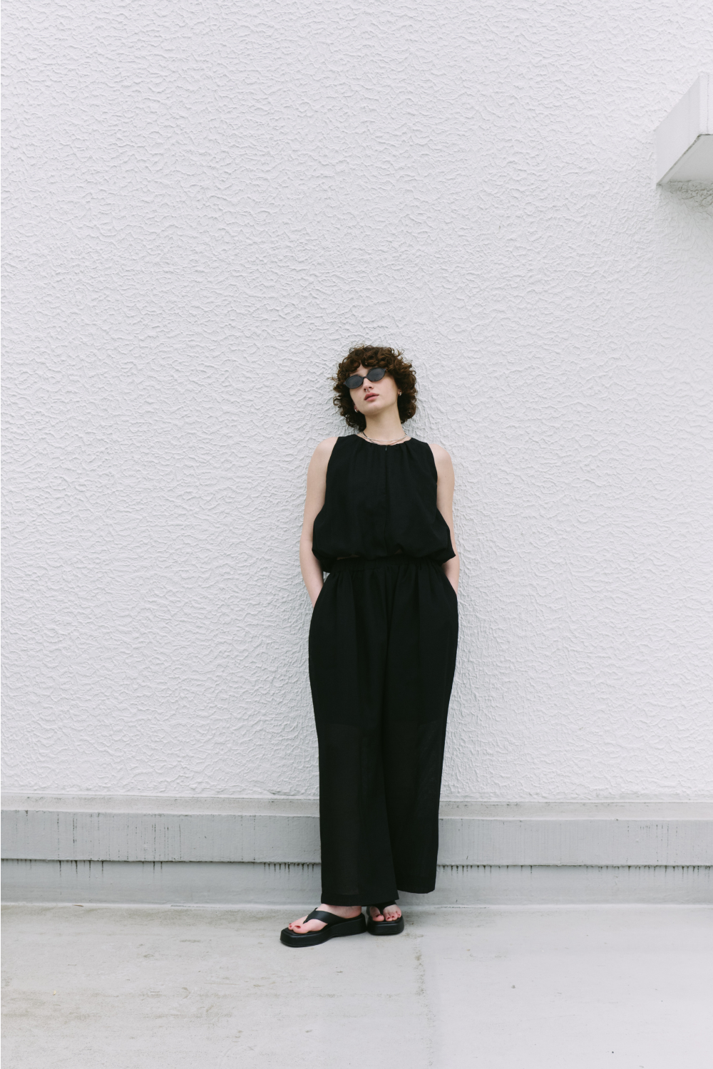Balloon-hem sleeveless blouse