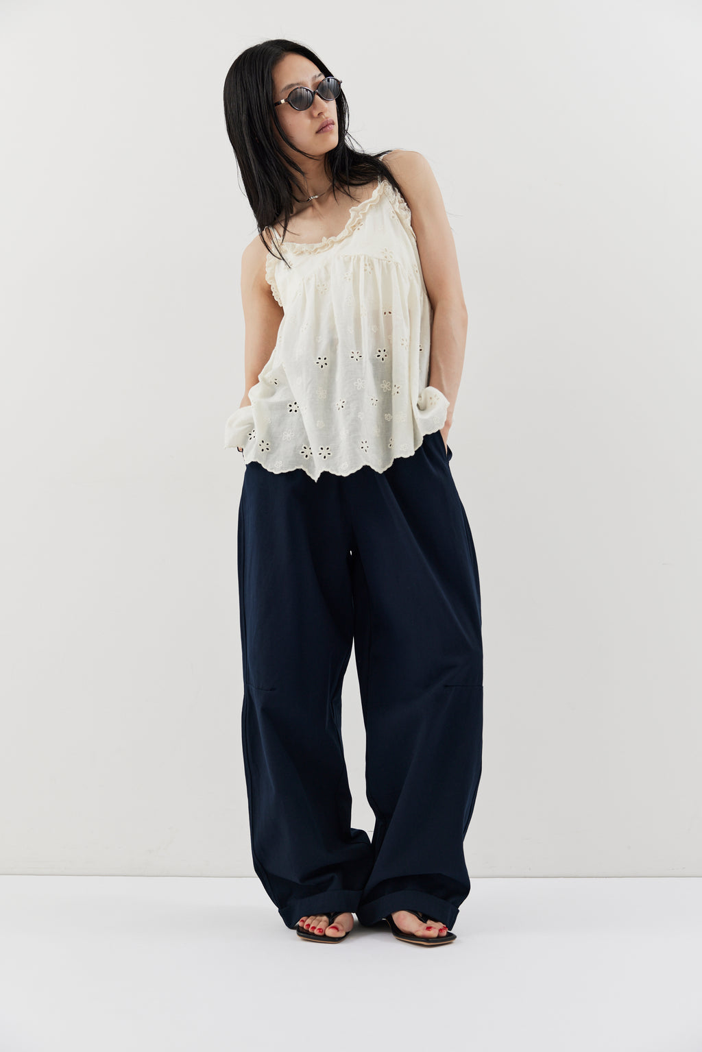Cotton roll-up curved pants