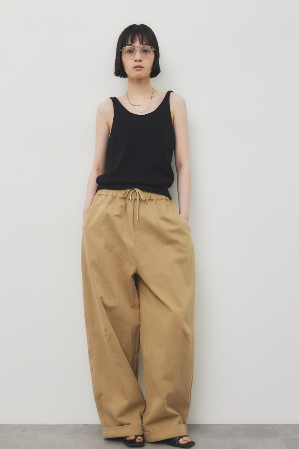 Cotton roll-up curved pants