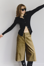 Low rise corduroy bermuda pants