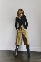 Low rise corduroy bermuda pants