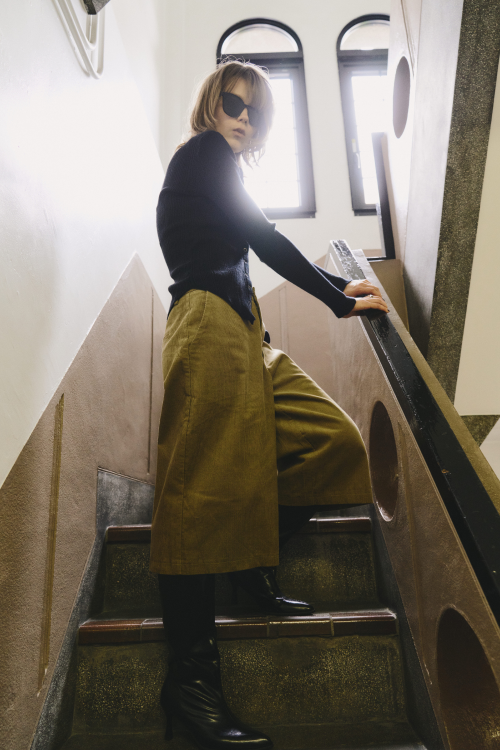 Low rise corduroy bermuda pants