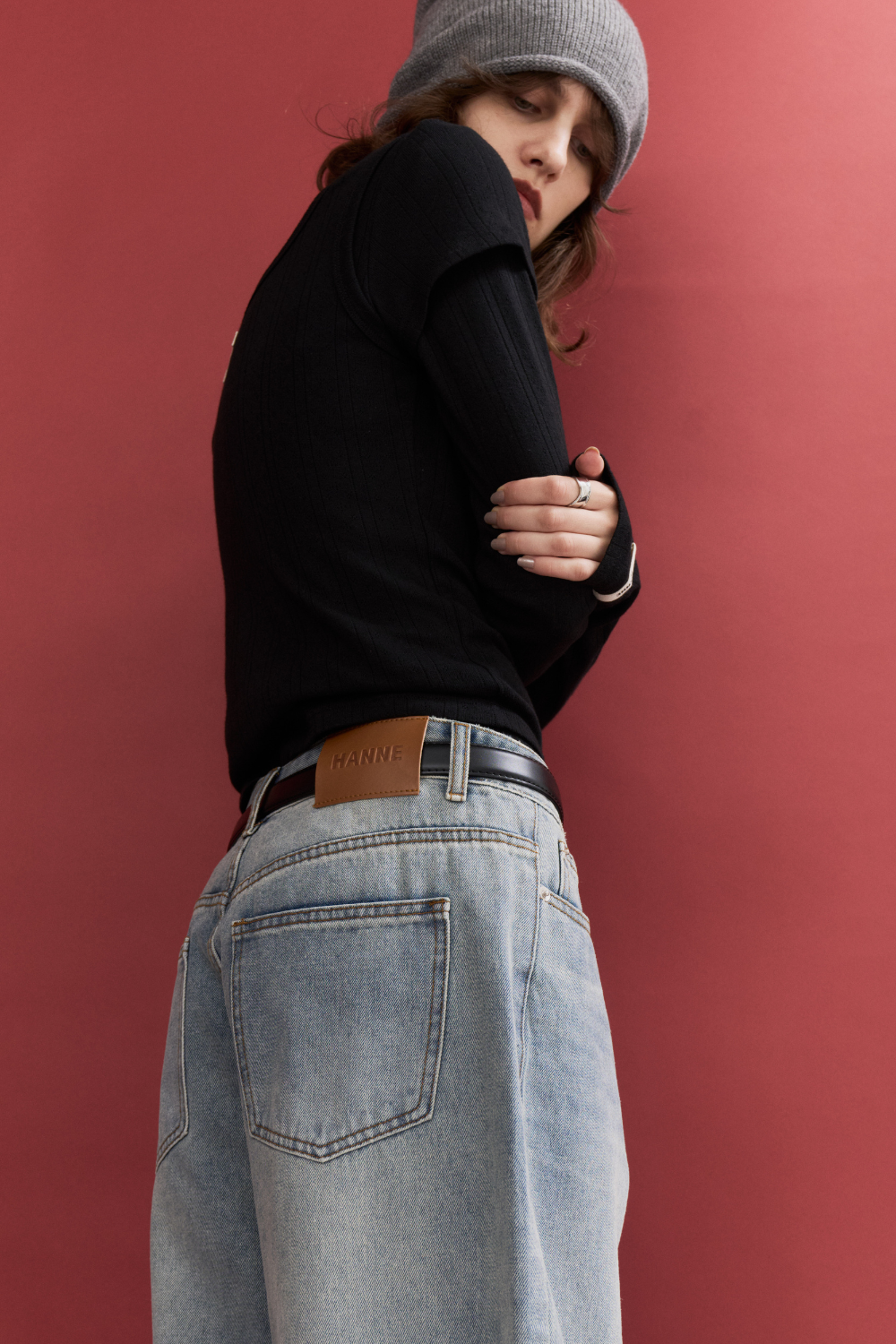 Low rise tapered denim pants