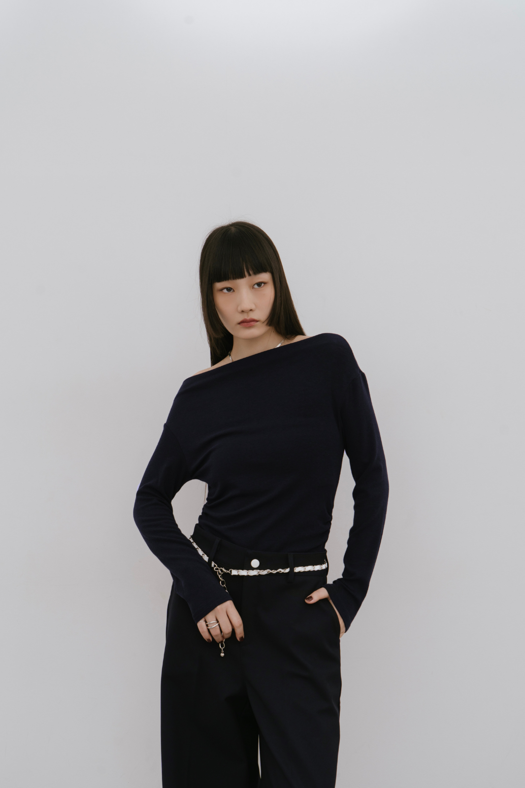 Draped neck off-shoulder long TEE