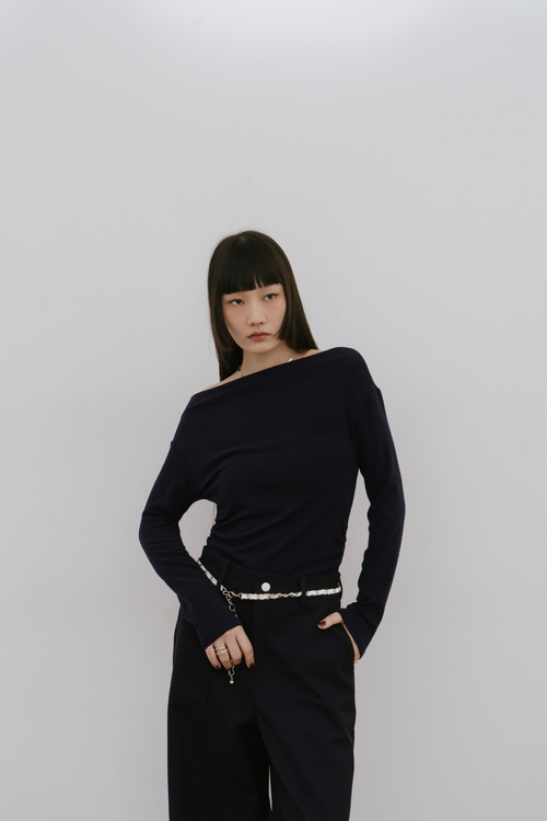 Draped neck off-shoulder long TEE