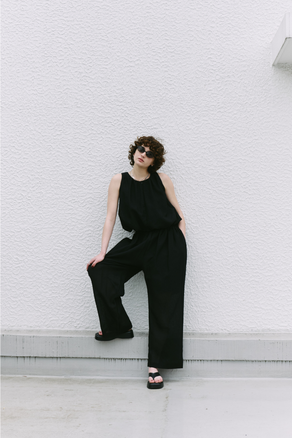 Balloon-hem sleeveless blouse