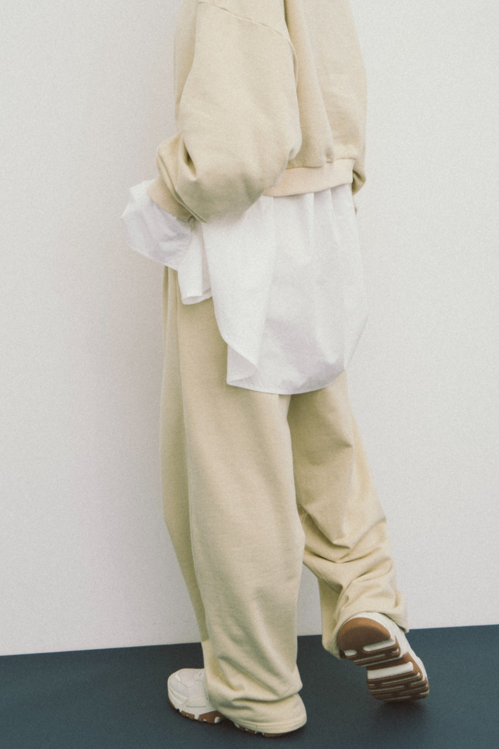 【Collaboration】Wide silhouette sweatpants