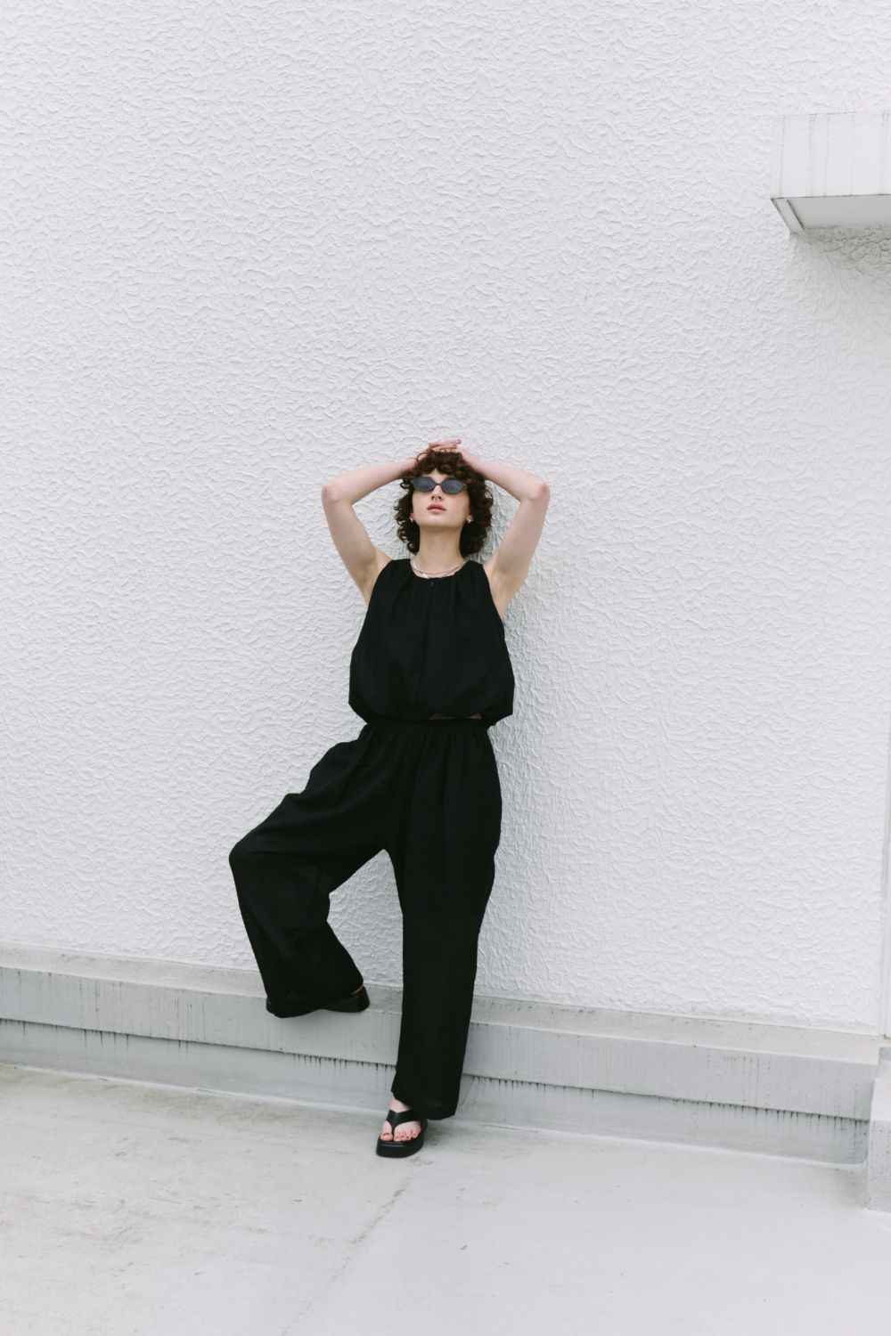 Balloon-hem sleeveless blouse