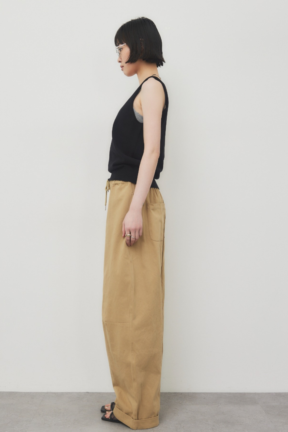 Cotton roll-up curved pants