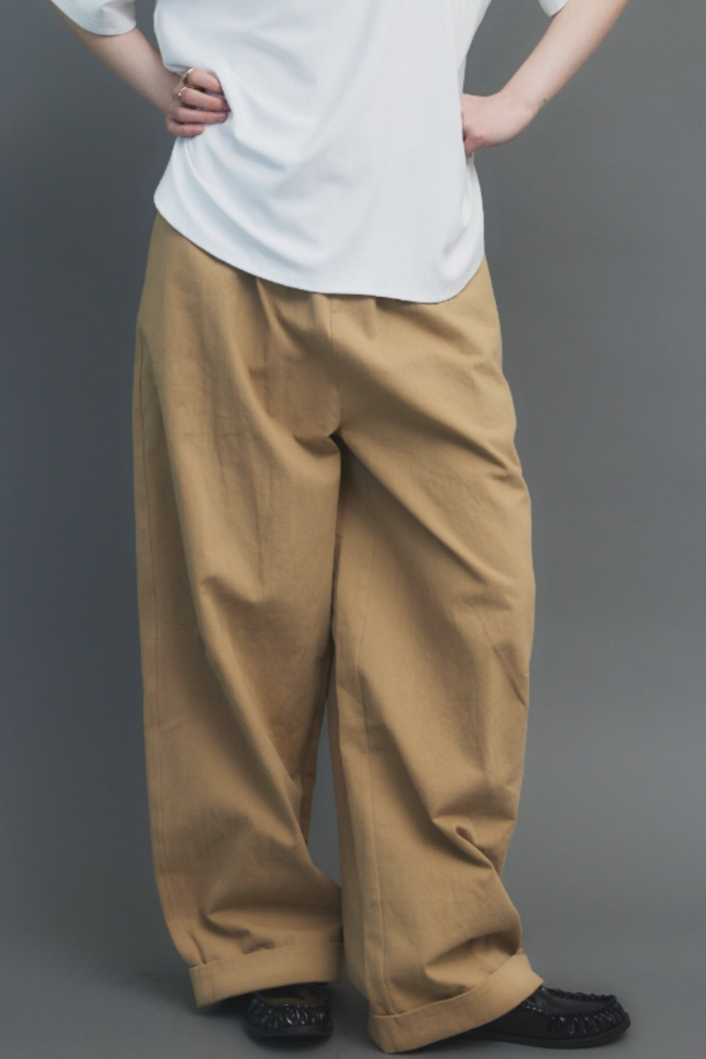 Cotton roll-up curved pants