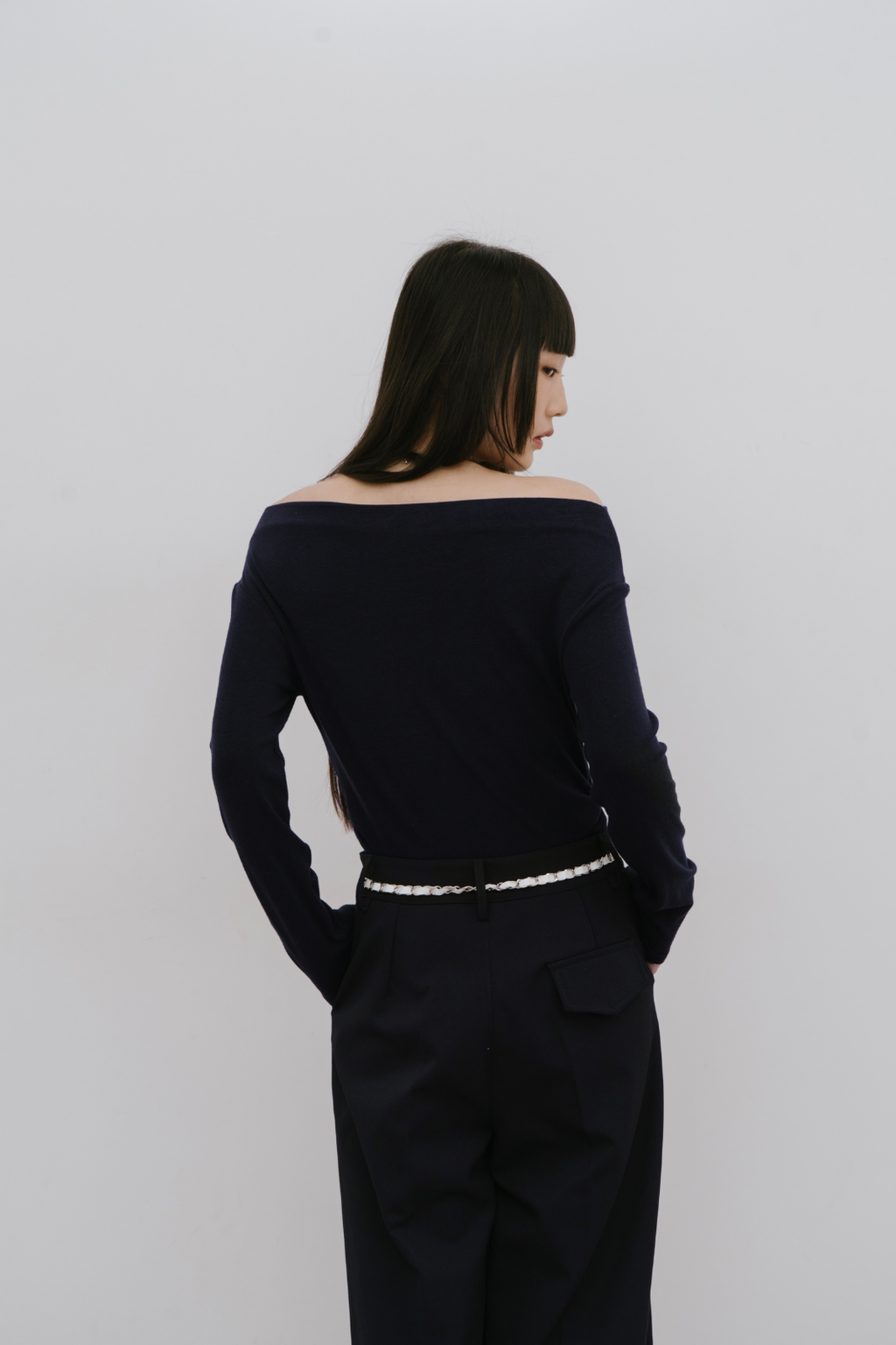 Draped neck off-shoulder long TEE