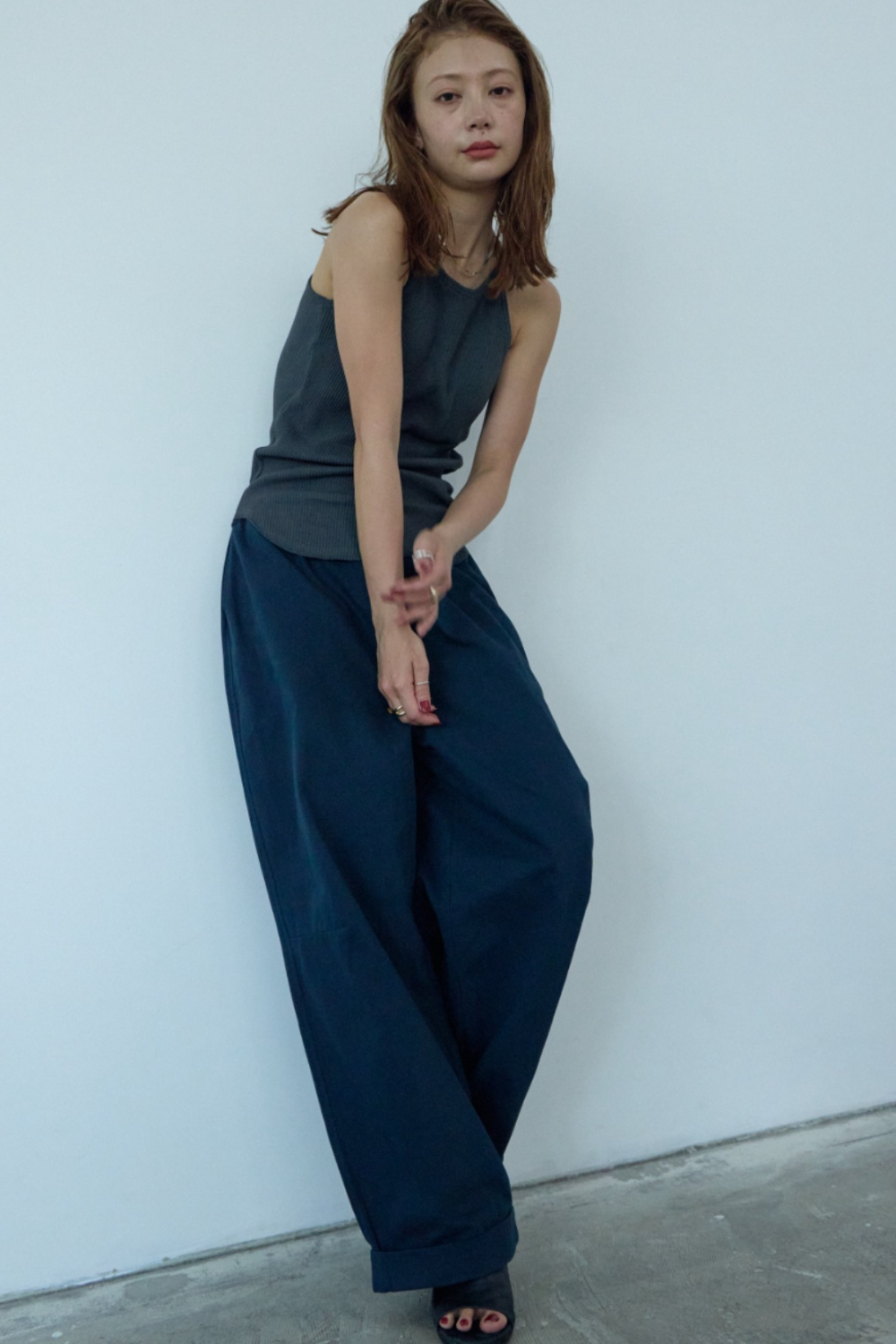 Cotton roll-up curved pants