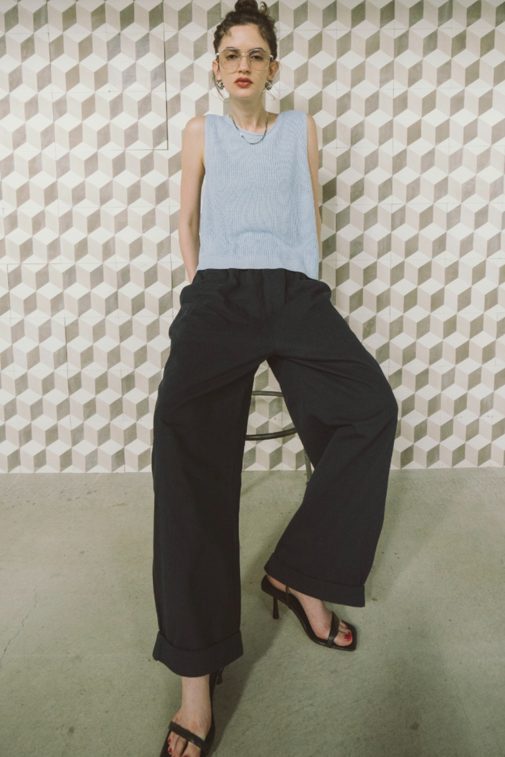 Cotton roll-up curved pants