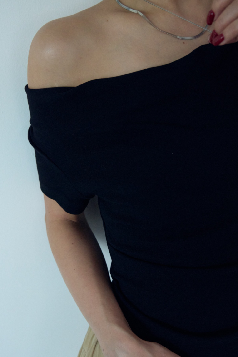 Draped off-shoulder TEE