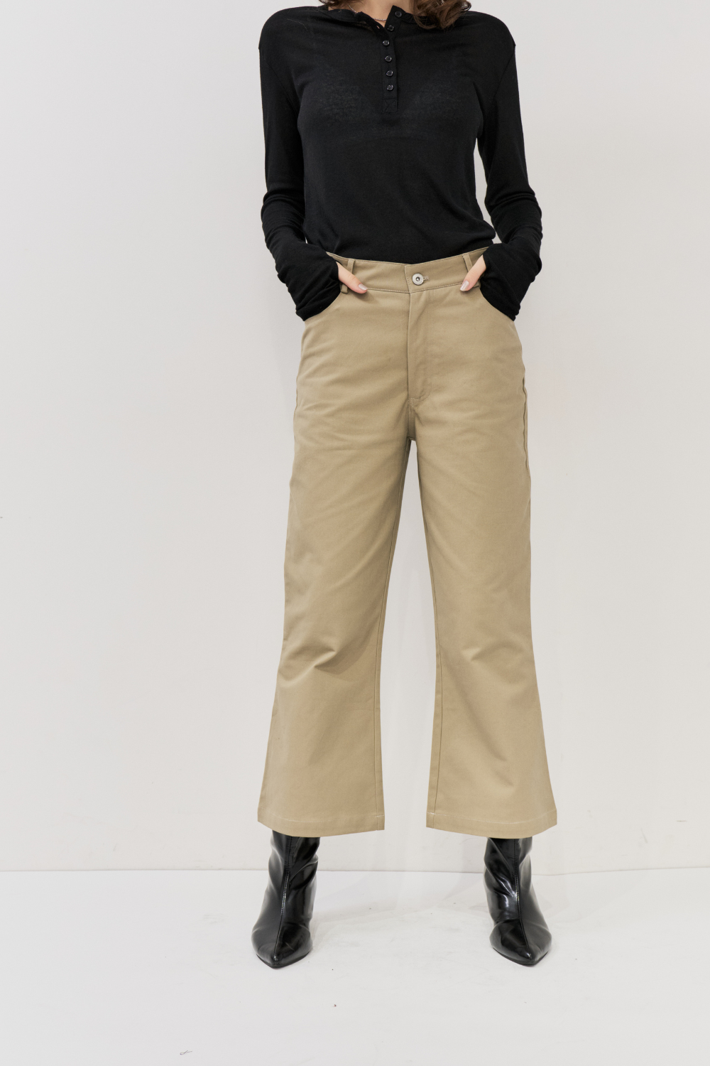 Cropped flared pants