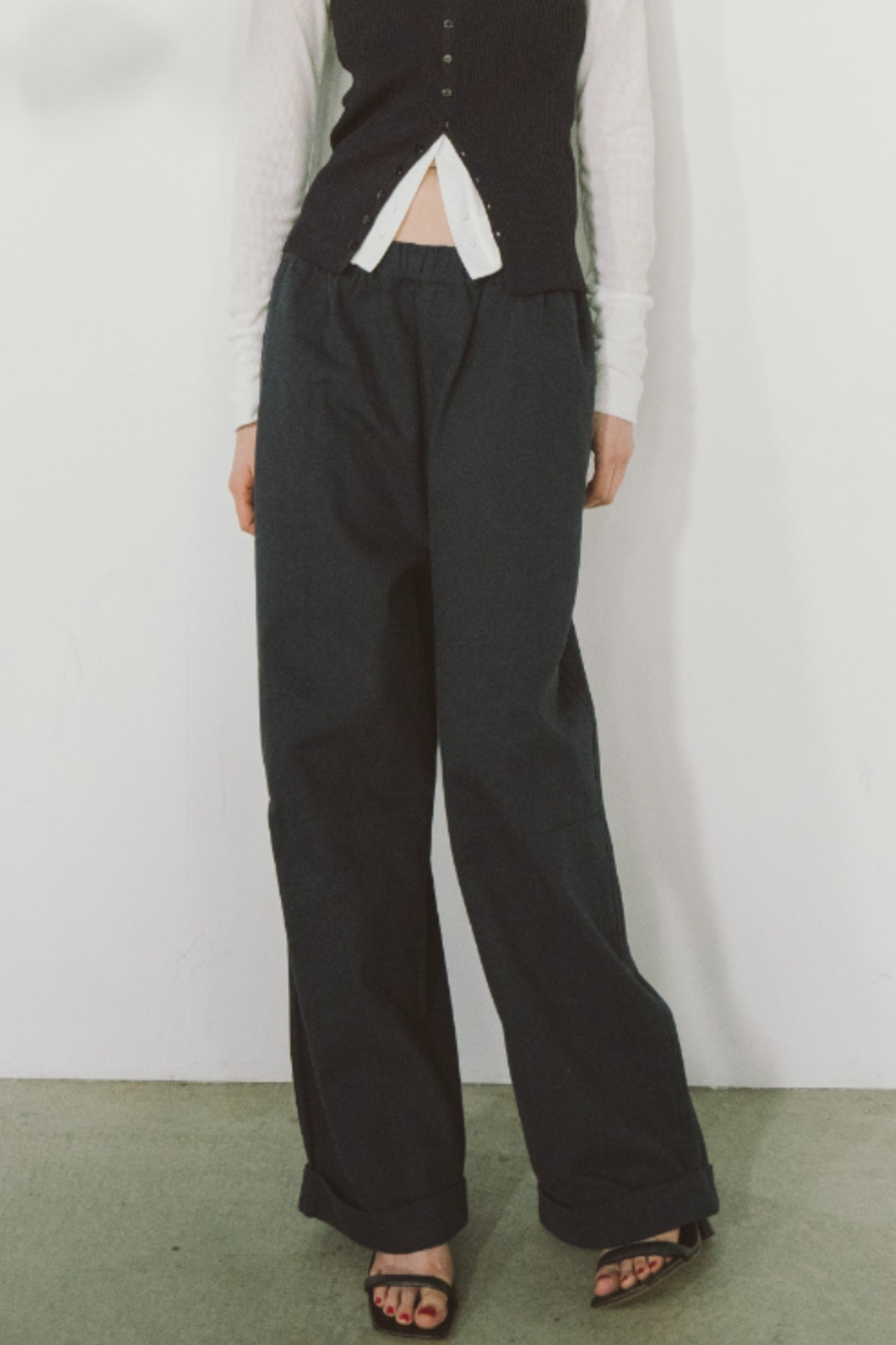 Cotton roll-up curved pants