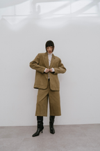 Low rise corduroy bermuda pants