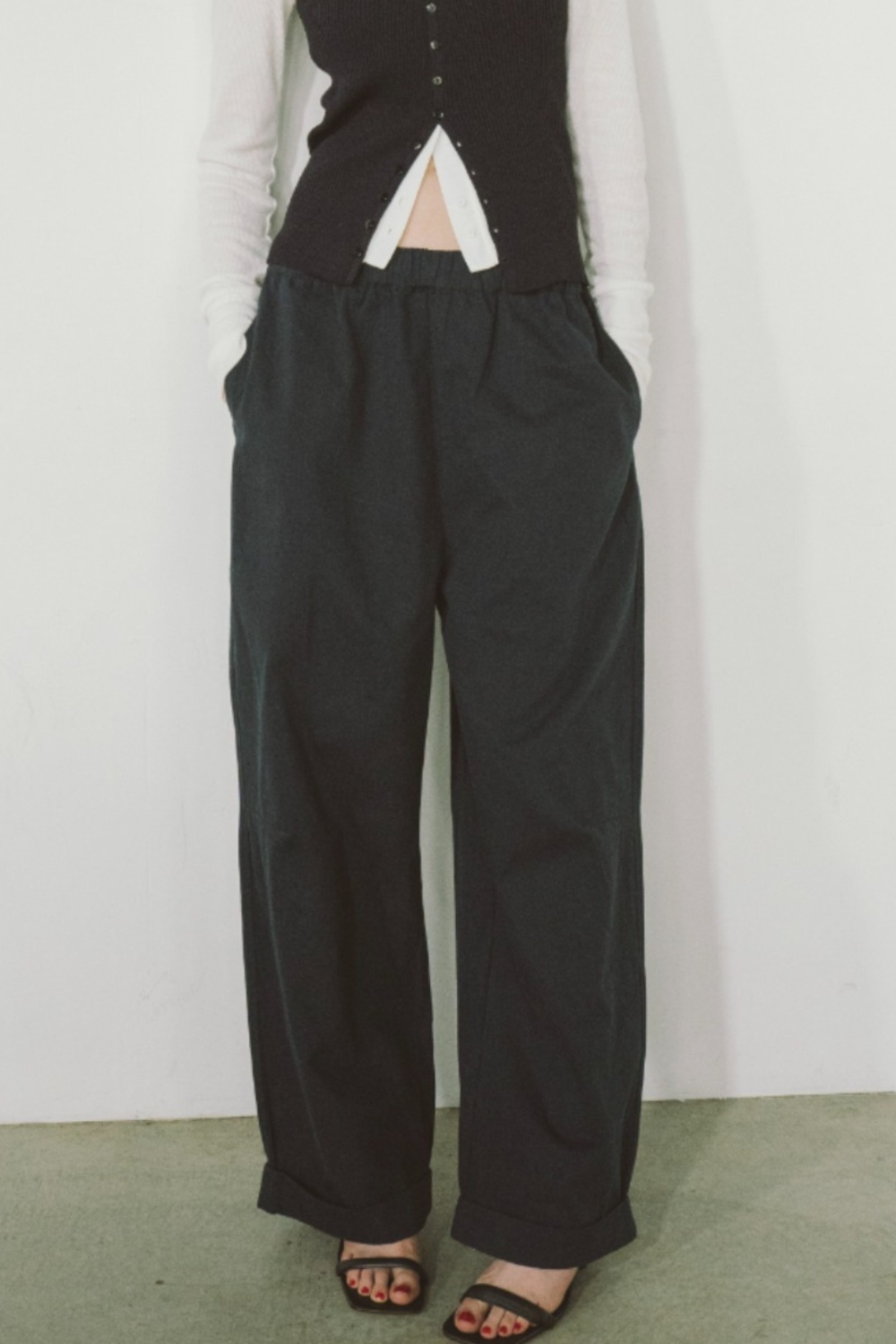 Cotton roll-up curved pants
