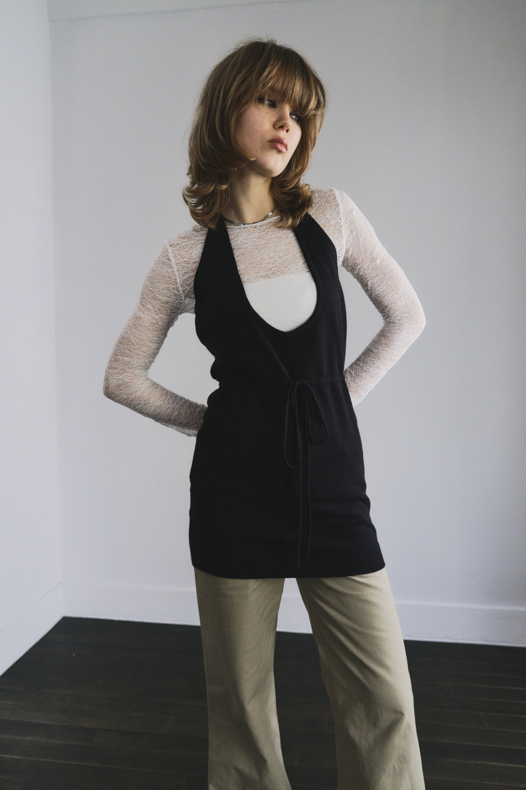 Halter neck knit tops