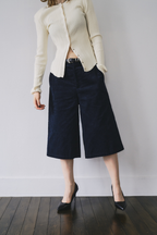 Low rise corduroy bermuda pants