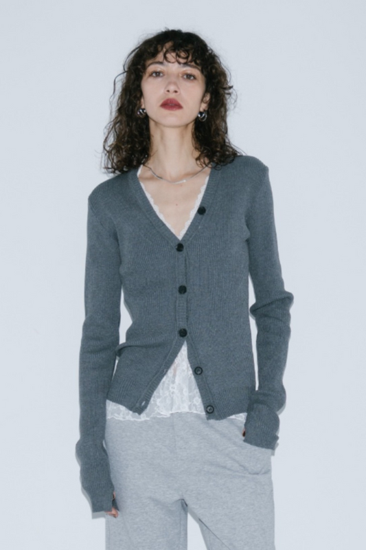 Front-button v-neck rib knit