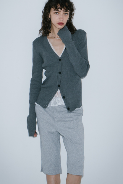 Front-button v-neck rib knit