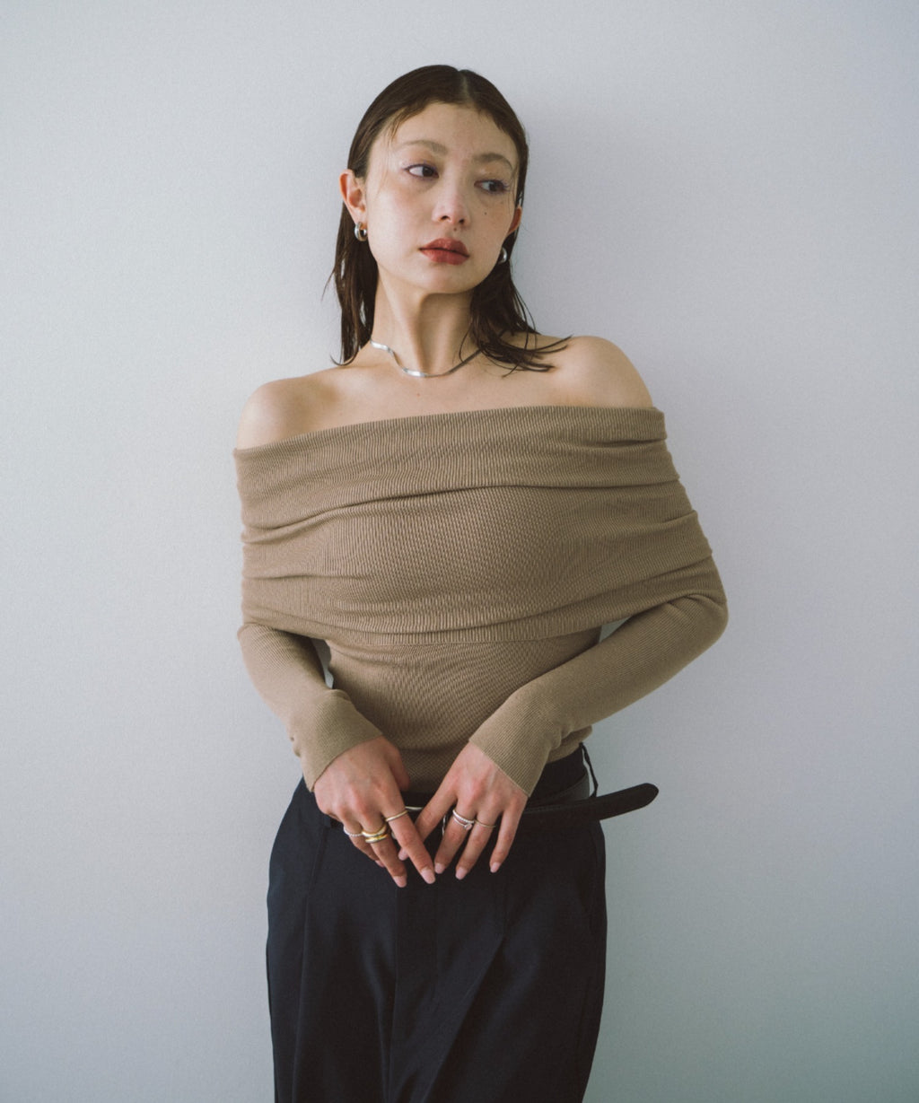 Off-shoulder knit tops