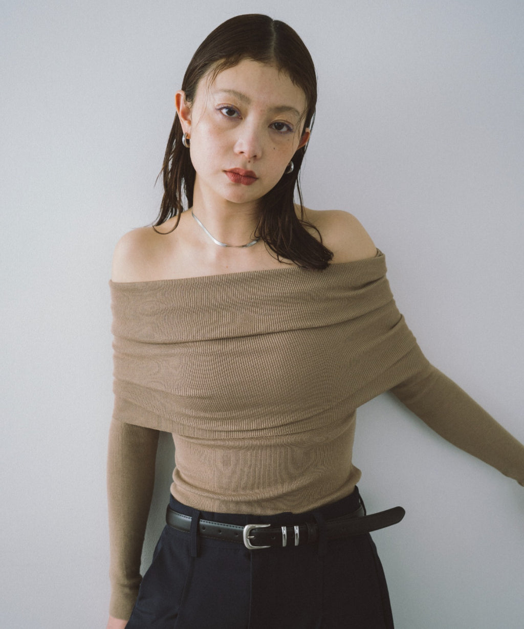 Off-shoulder knit tops