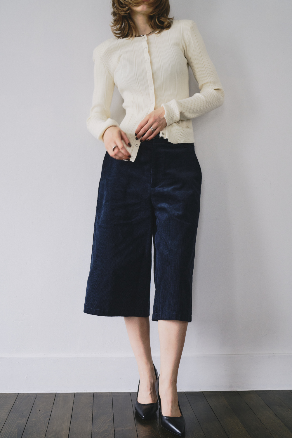 Low rise corduroy bermuda pants