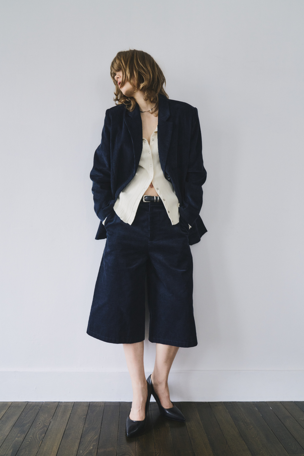 Low rise corduroy bermuda pants