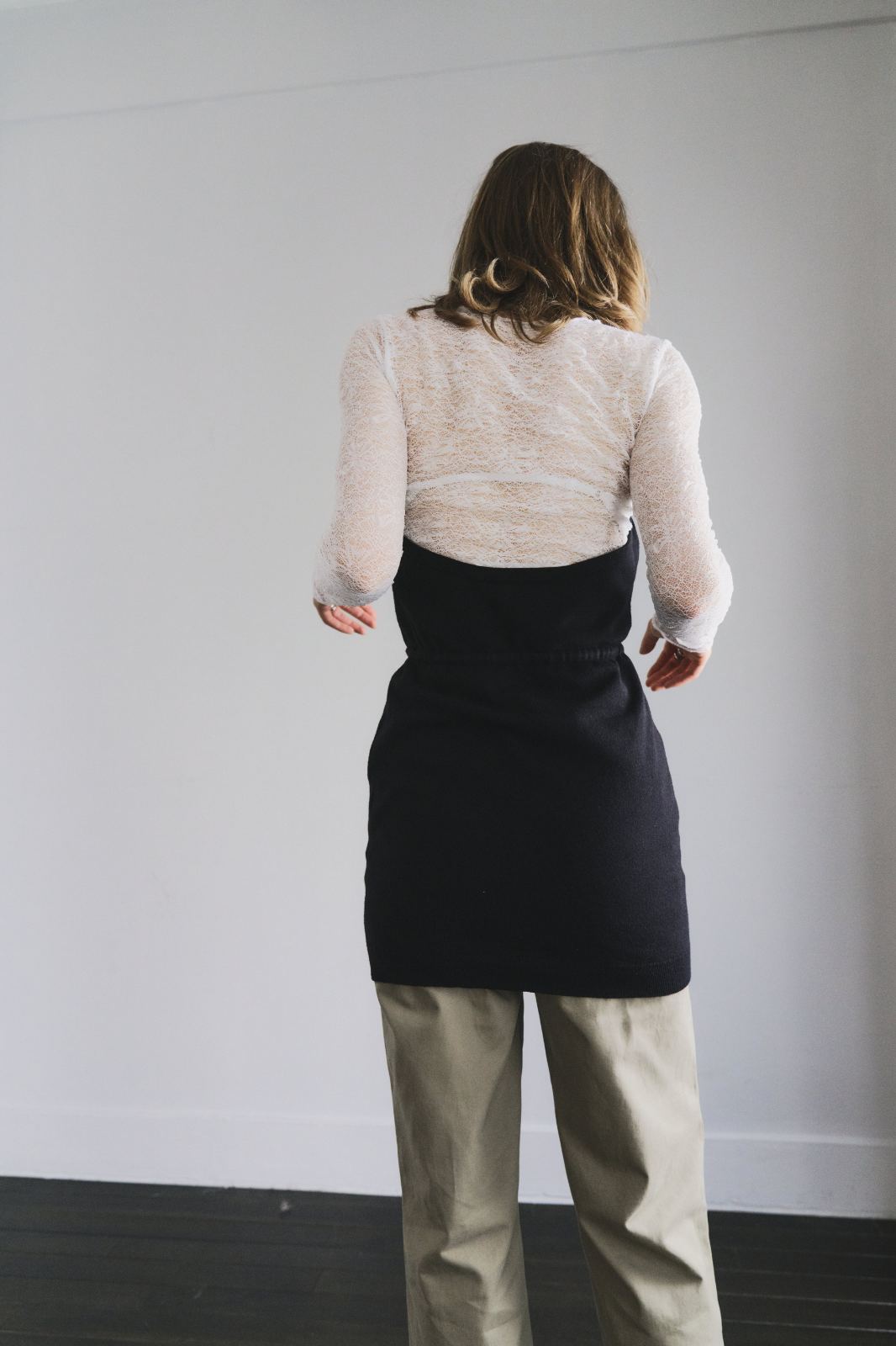 Halter neck knit tops